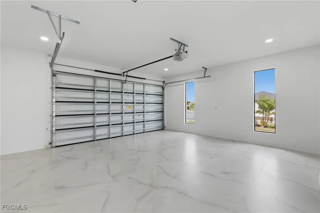 2124 NW 21st Street Cape Coral FL 33993