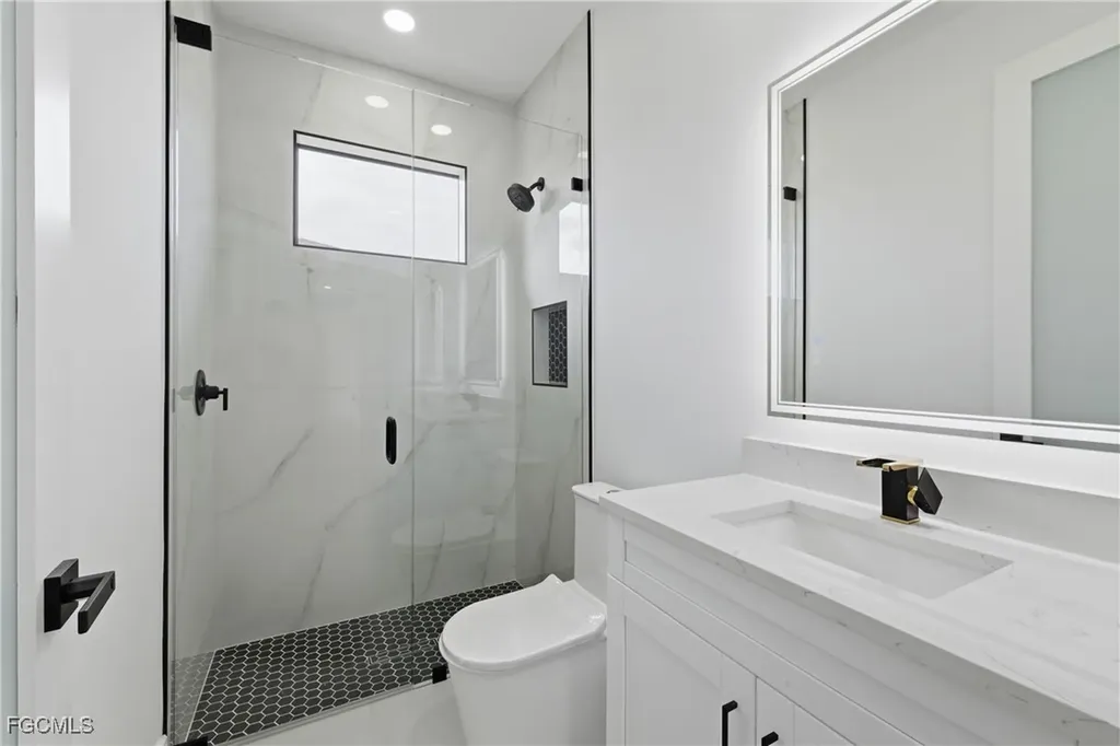2124 NW 21st Street Cape Coral FL 33993