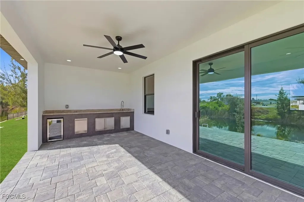2124 NW 21st Street Cape Coral FL 33993