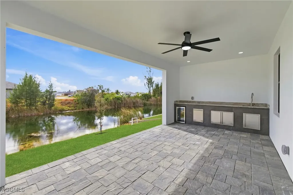 2124 NW 21st Street Cape Coral FL 33993