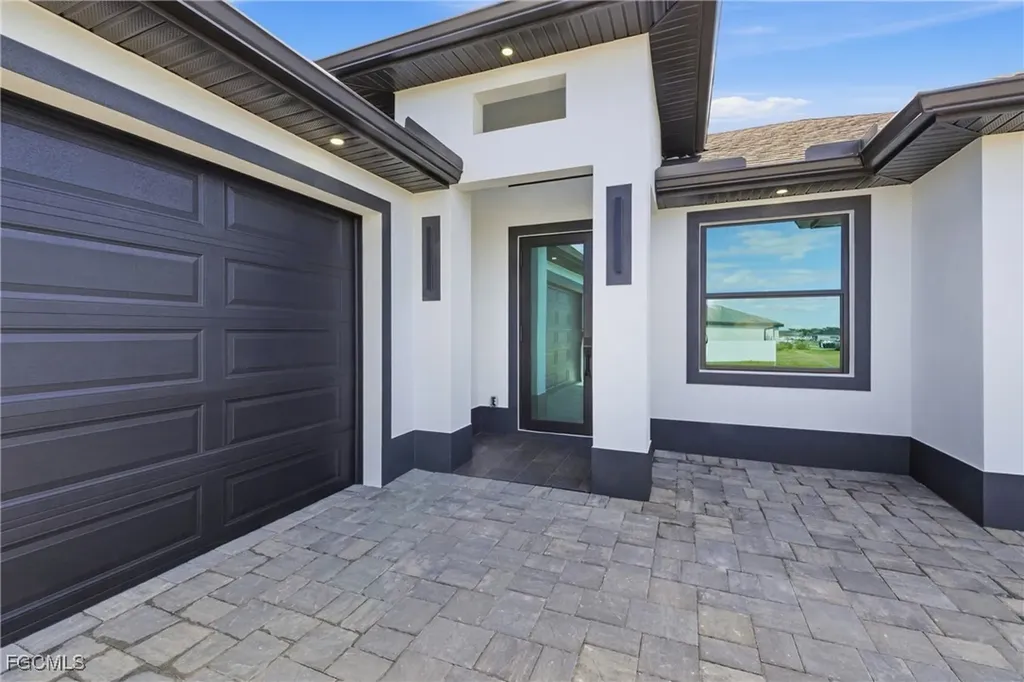 2124 NW 21st Street Cape Coral FL 33993
