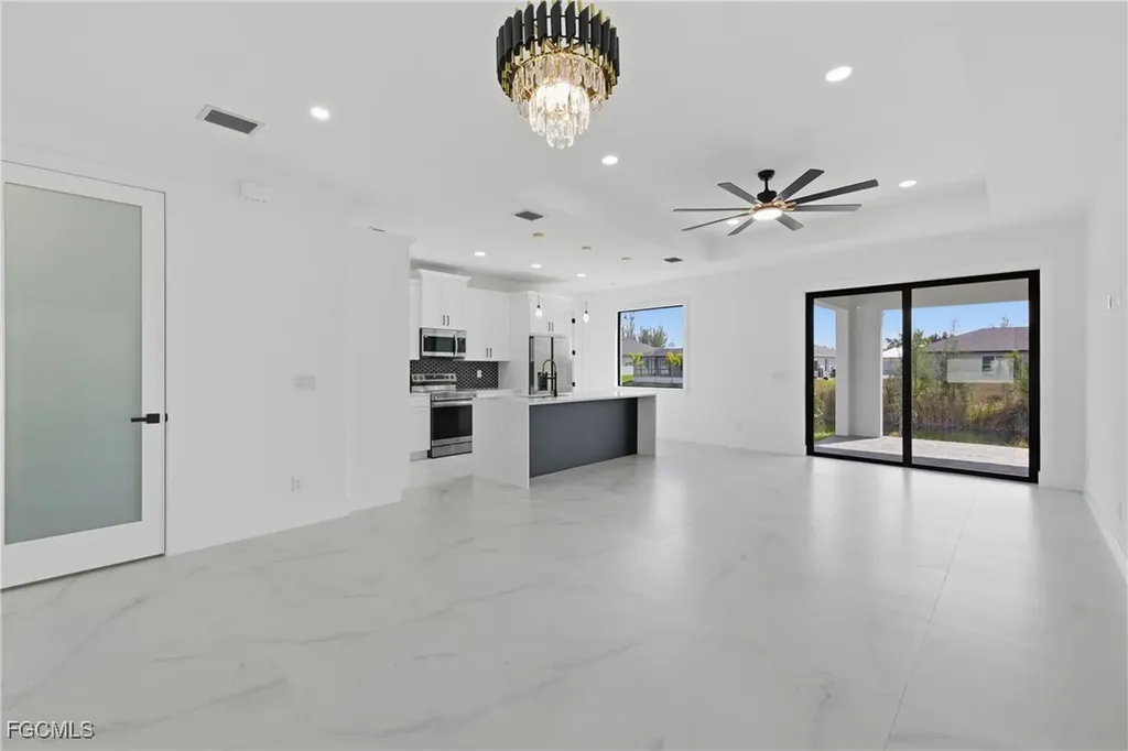 2124 NW 21st Street Cape Coral FL 33993