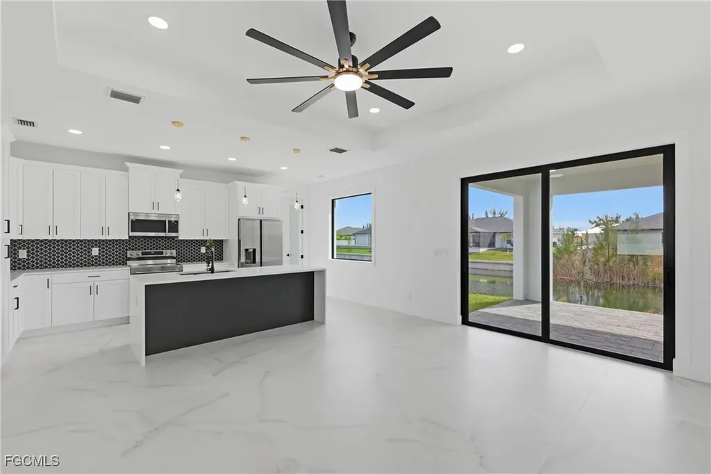 2124 NW 21st Street Cape Coral FL 33993