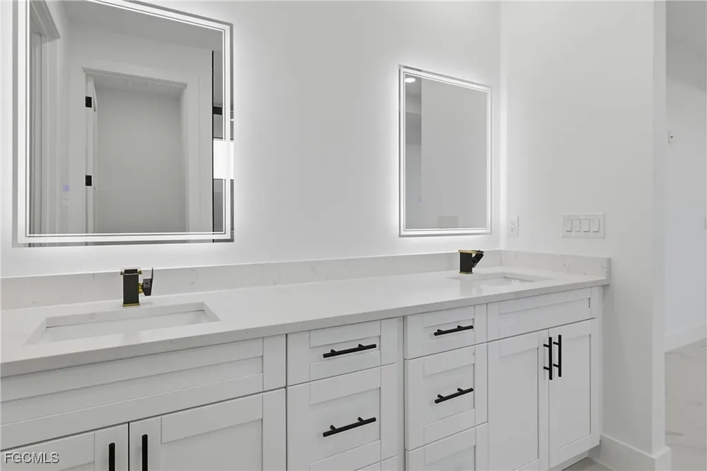 3919 NW 40th Street Cape Coral FL 33993