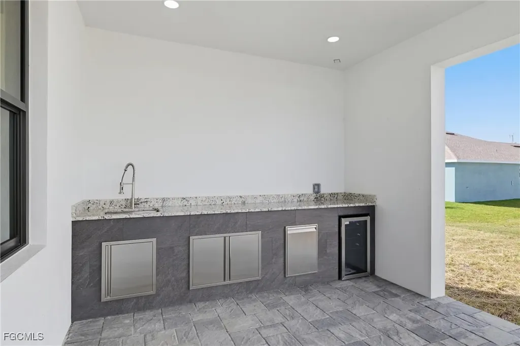 3919 NW 40th Street Cape Coral FL 33993