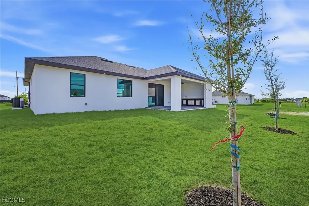 3919 NW 40th Street Cape Coral FL 33993