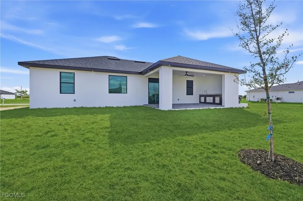 3919 NW 40th Street Cape Coral FL 33993