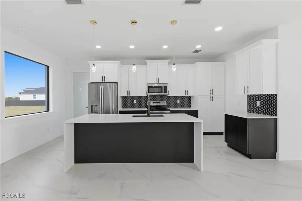 3919 NW 40th Street Cape Coral FL 33993