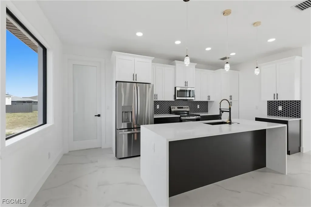 3919 NW 40th Street Cape Coral FL 33993