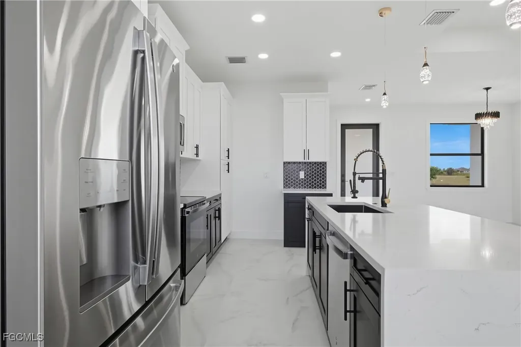 3919 NW 40th Street Cape Coral FL 33993