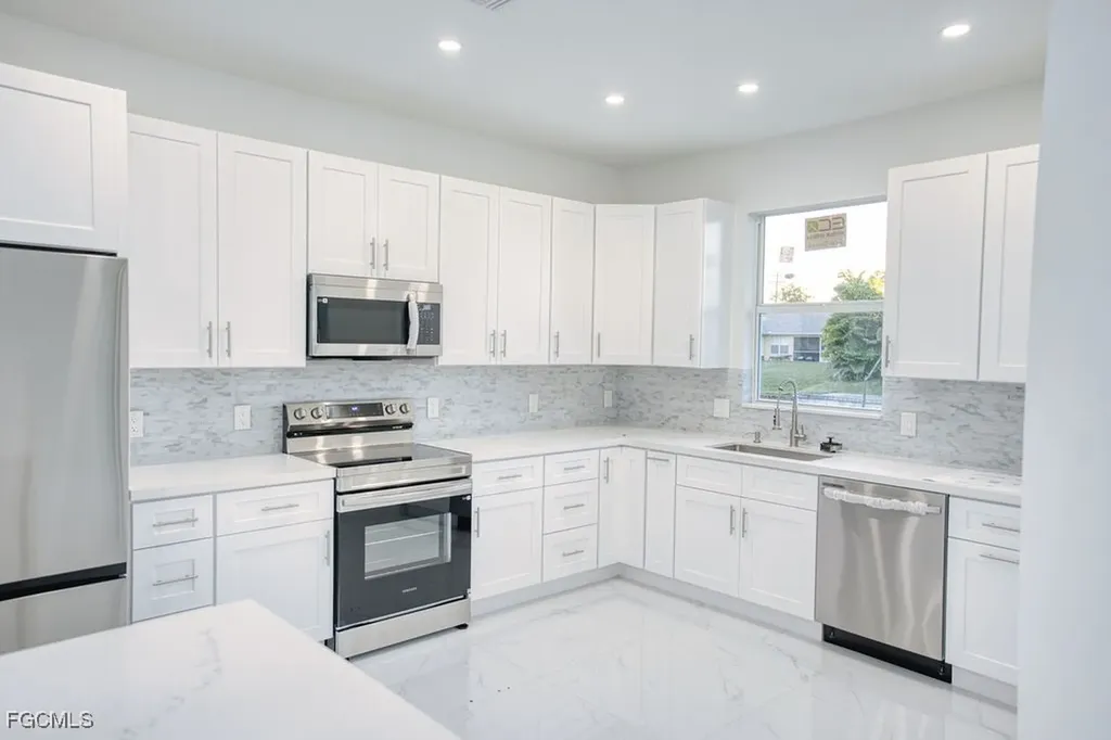 34 SE 23rd Place Cape Coral FL 33990