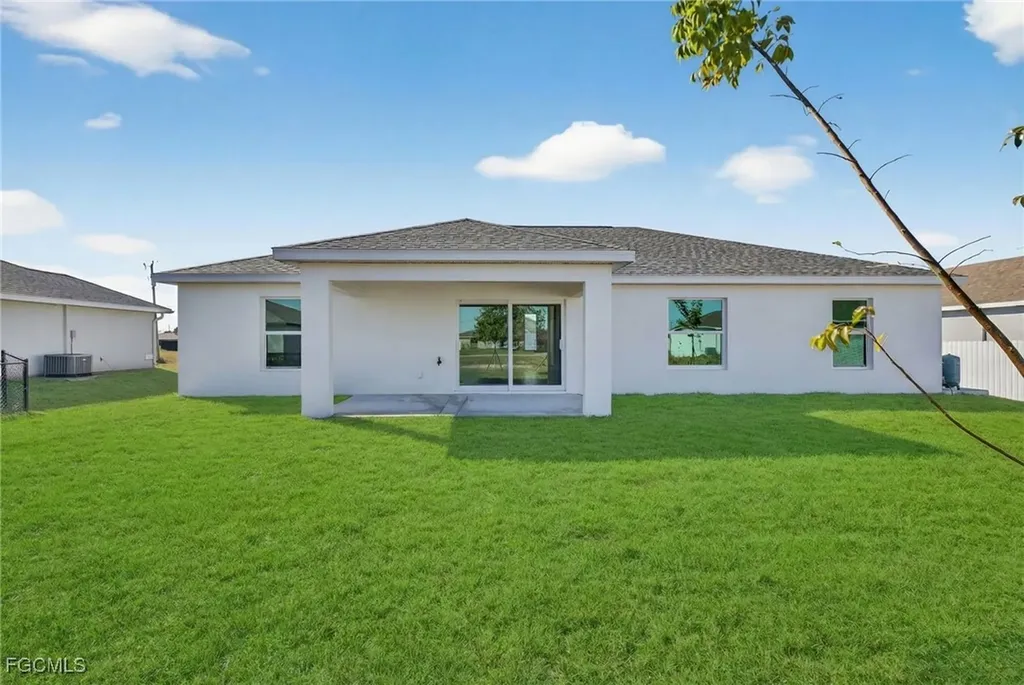 1227 NW 15th Place Cape Coral FL 33993