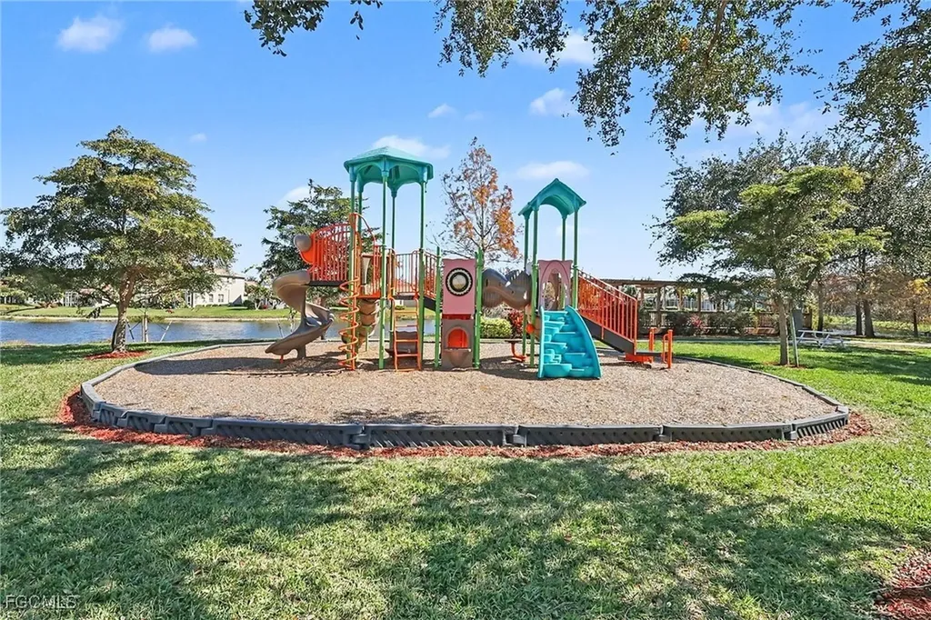 8700 Spring Mountain Way Fort Myers FL 33908