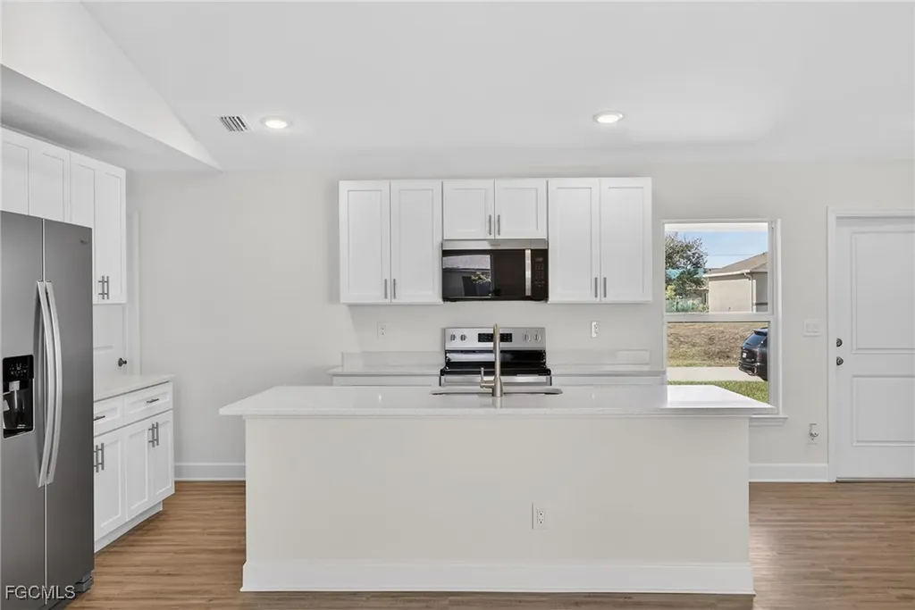 1219 NW 8th Place Cape Coral FL 33993