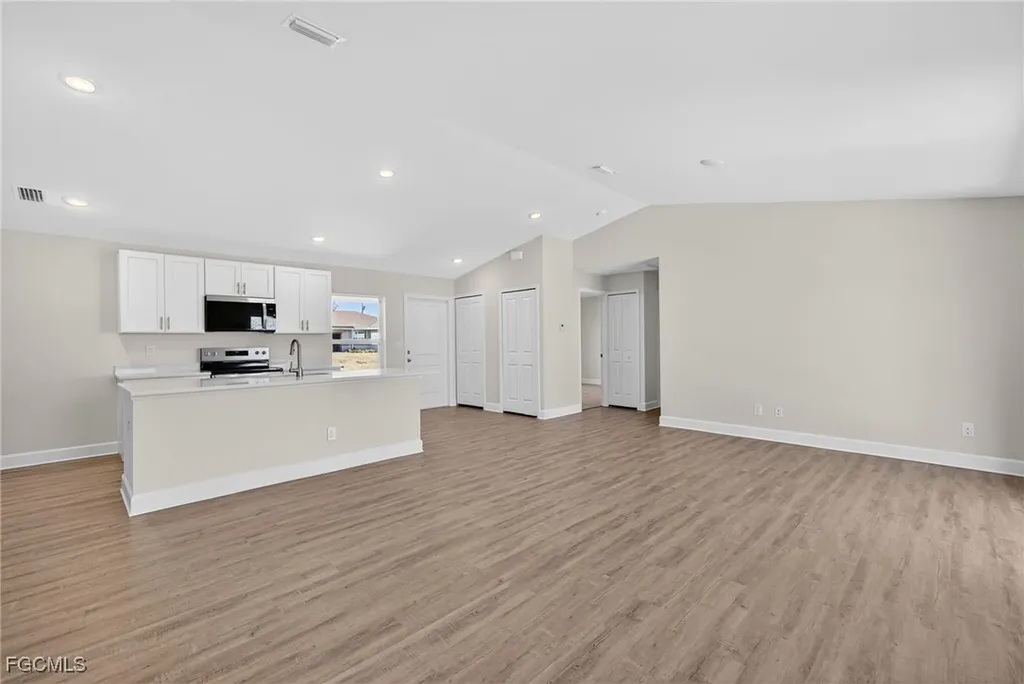 1219 NW 8th Place Cape Coral FL 33993