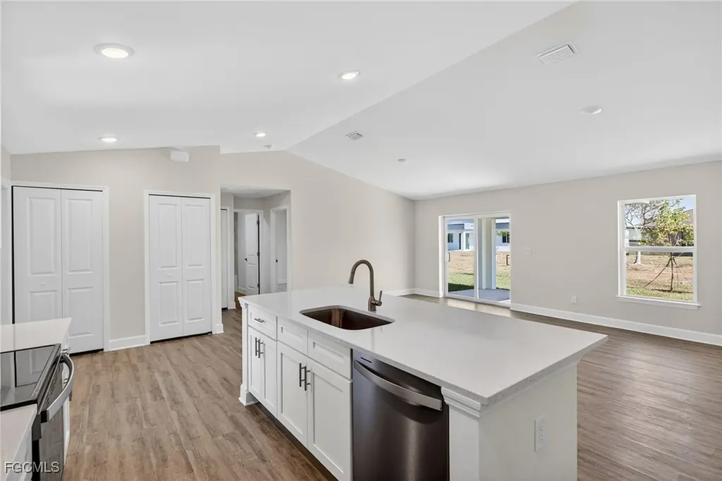 1219 NW 8th Place Cape Coral FL 33993