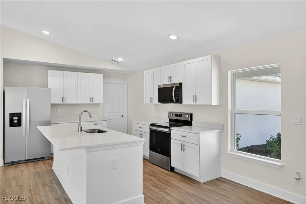 1219 NW 8th Place Cape Coral FL 33993
