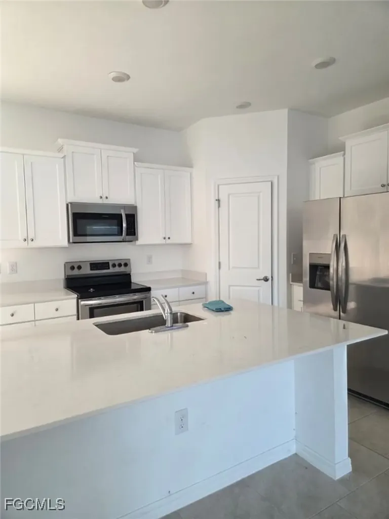 4125 NE 15th Place Cape Coral FL 33909