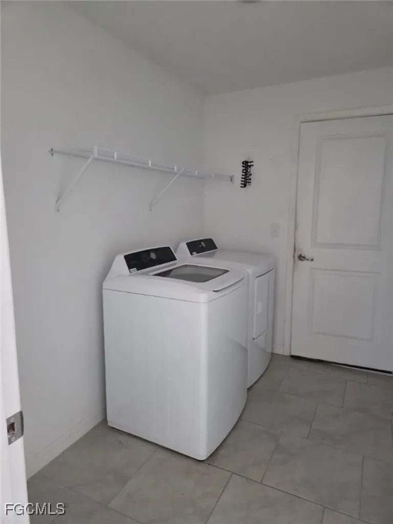 4125 NE 15th Place Cape Coral FL 33909