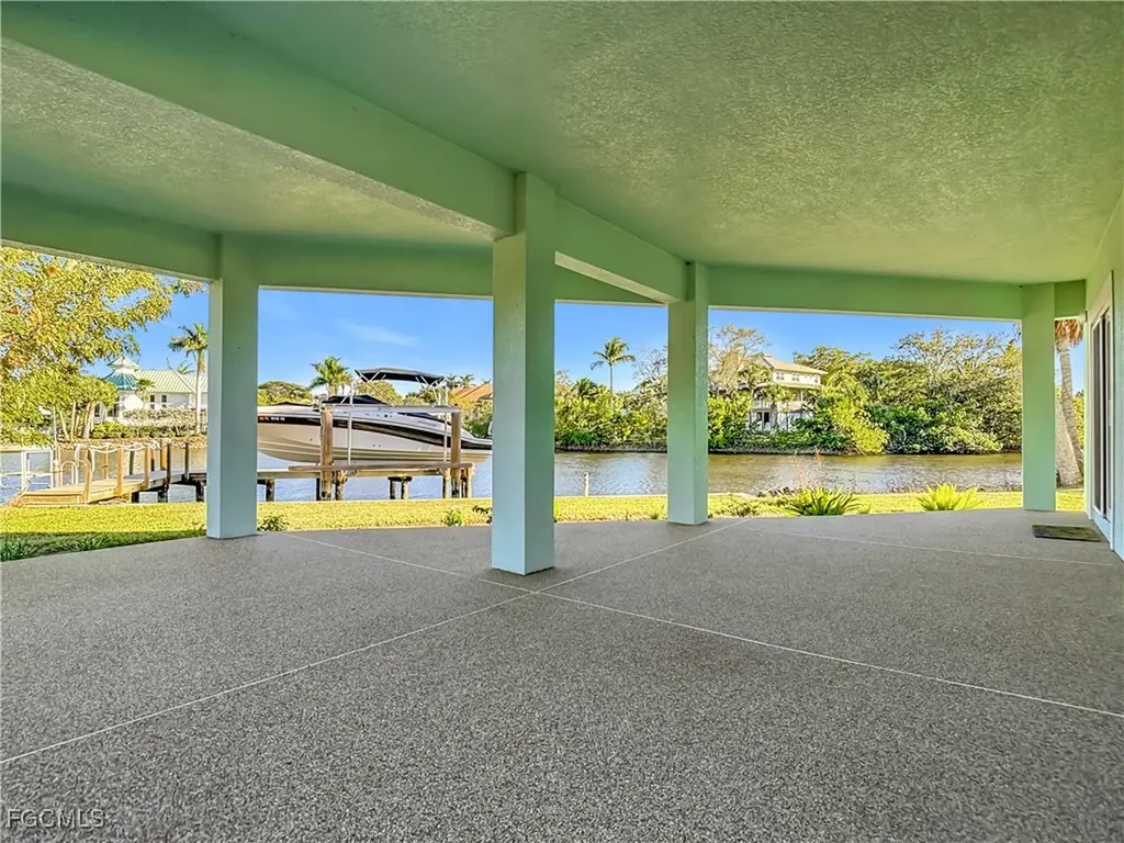 27520 Big Bend Road Bonita Springs FL 34134