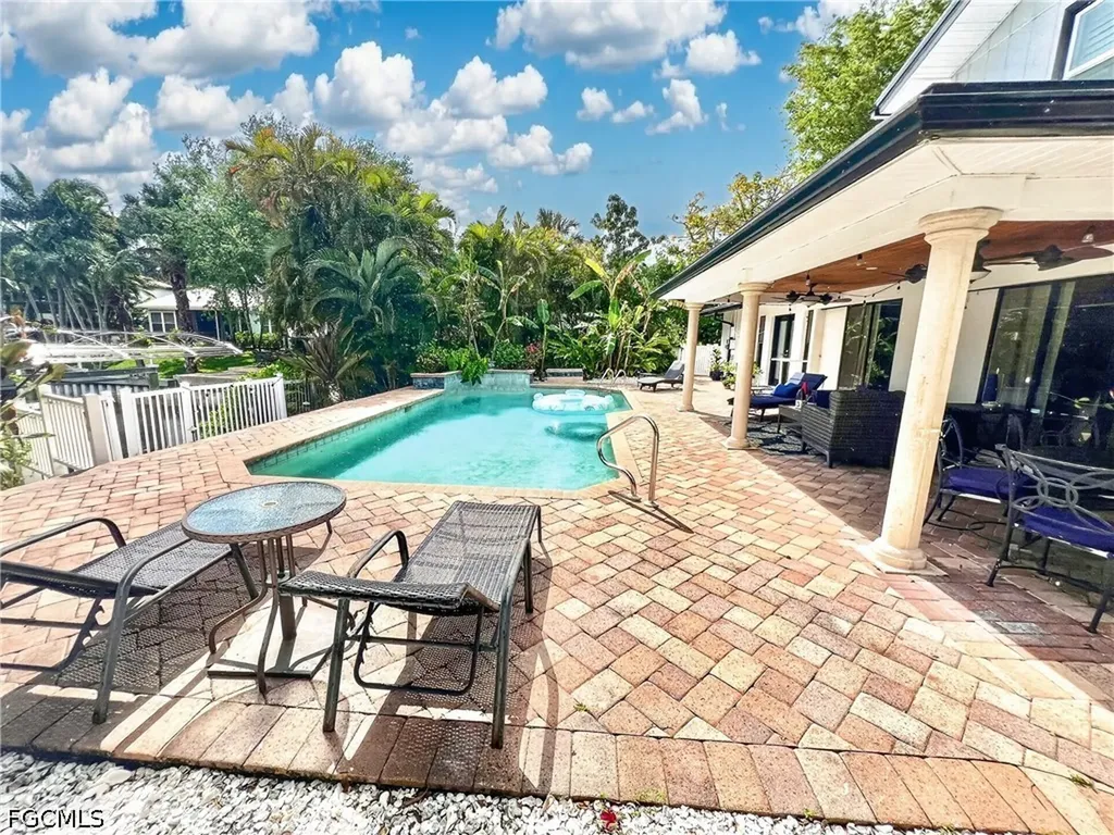 1030 Aqua Lane Fort Myers FL 33919