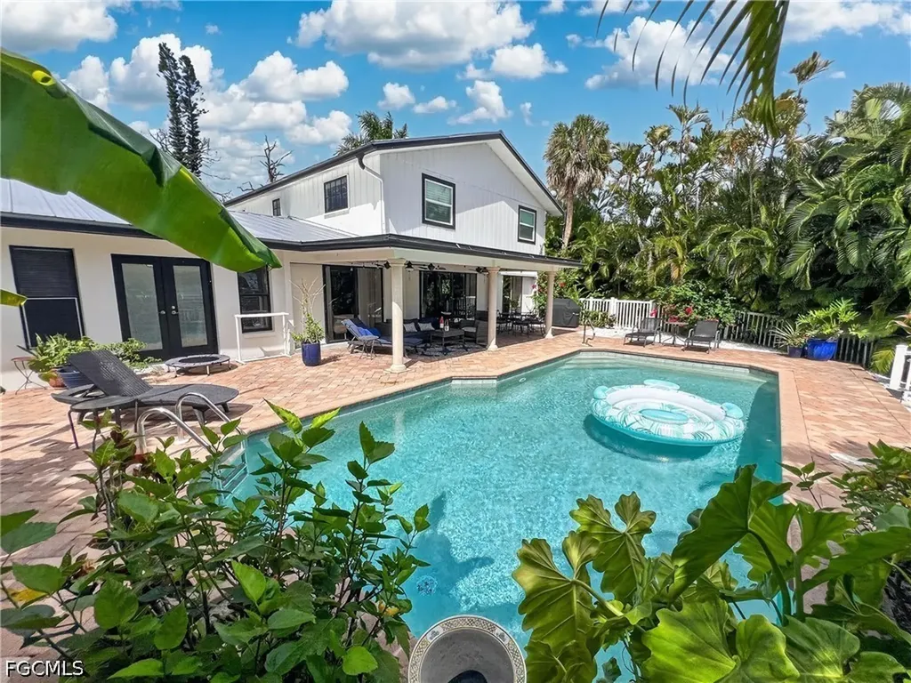 1030 Aqua Lane Fort Myers FL 33919