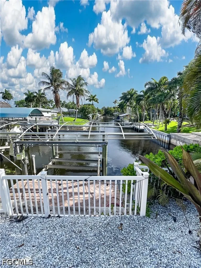 1030 Aqua Lane Fort Myers FL 33919