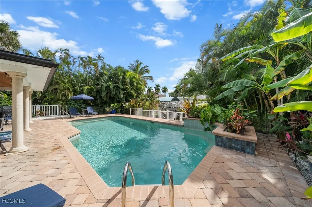 1030 Aqua Lane Fort Myers FL 33919