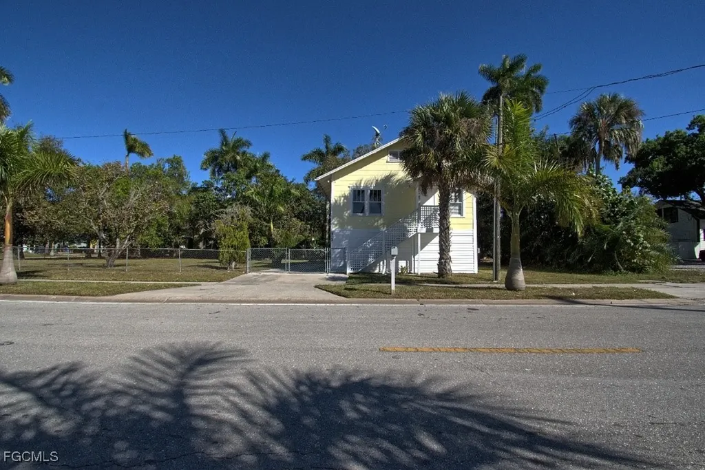 1615 Cranford Avenue Fort Myers FL 33916