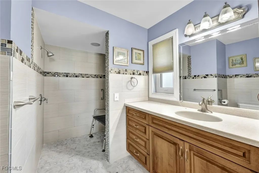 1453 SE 15th Terrace Cape Coral FL 33990