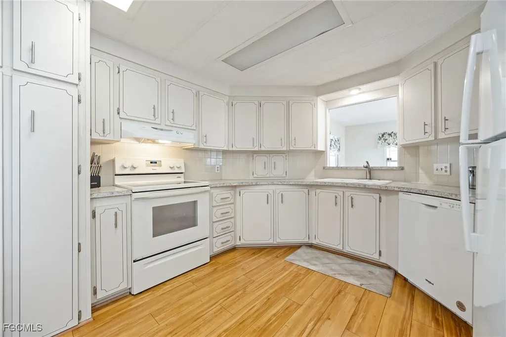 398 Snead Drive North Fort Myers FL 33903