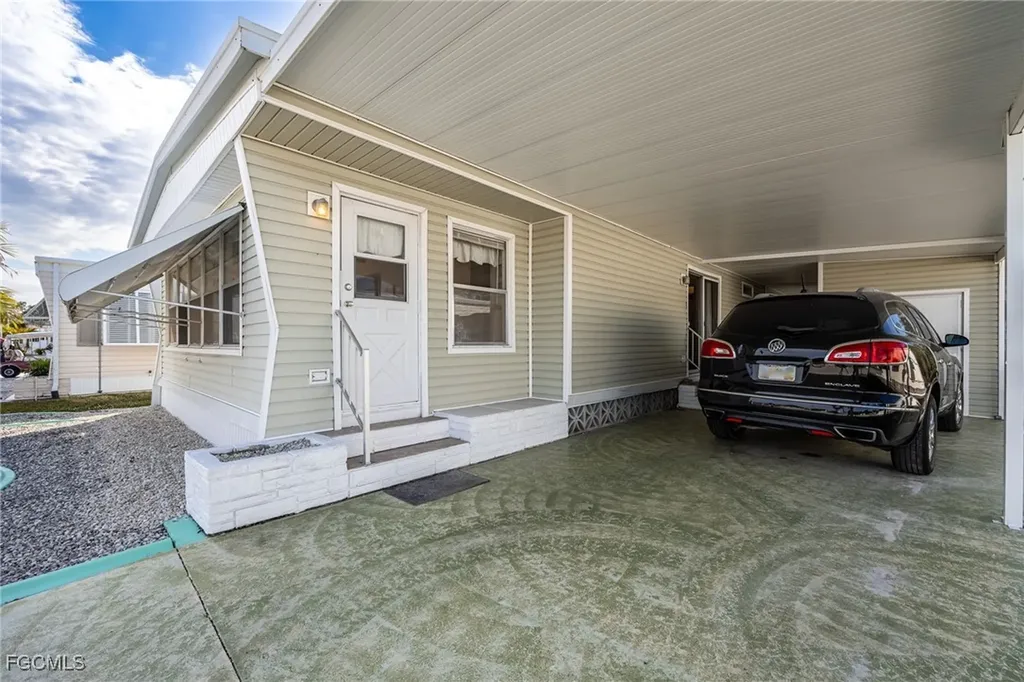 398 Snead Drive North Fort Myers FL 33903