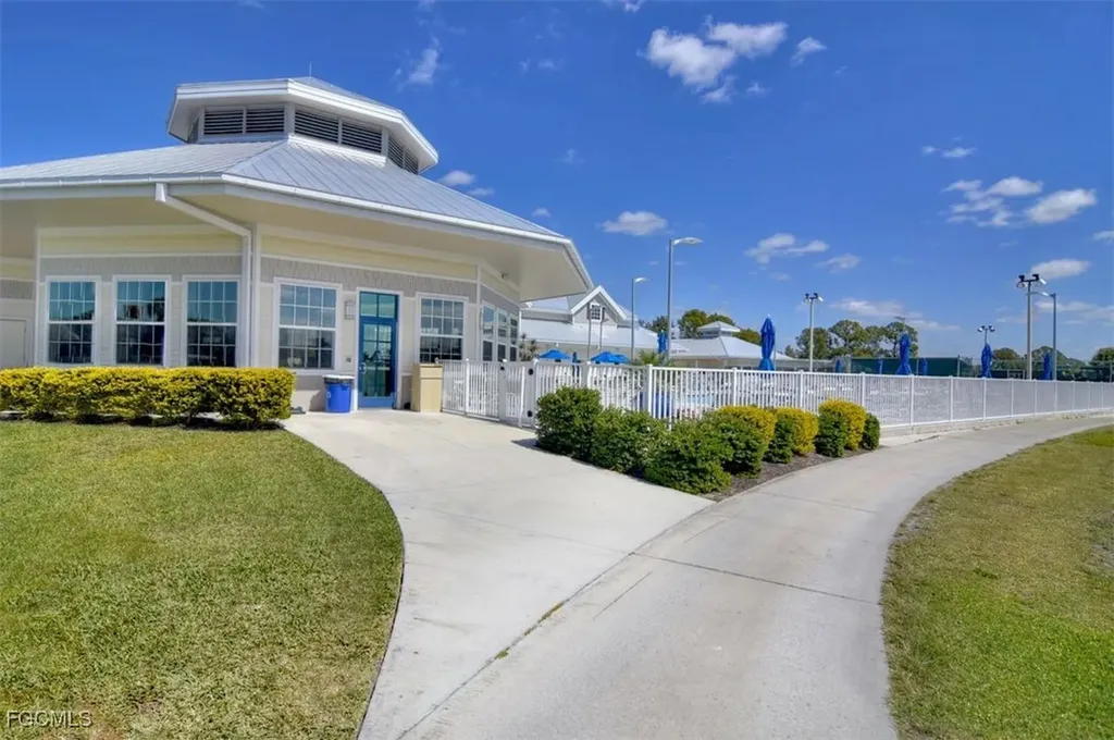 398 Snead Drive North Fort Myers FL 33903