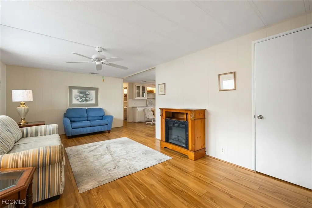 398 Snead Drive North Fort Myers FL 33903