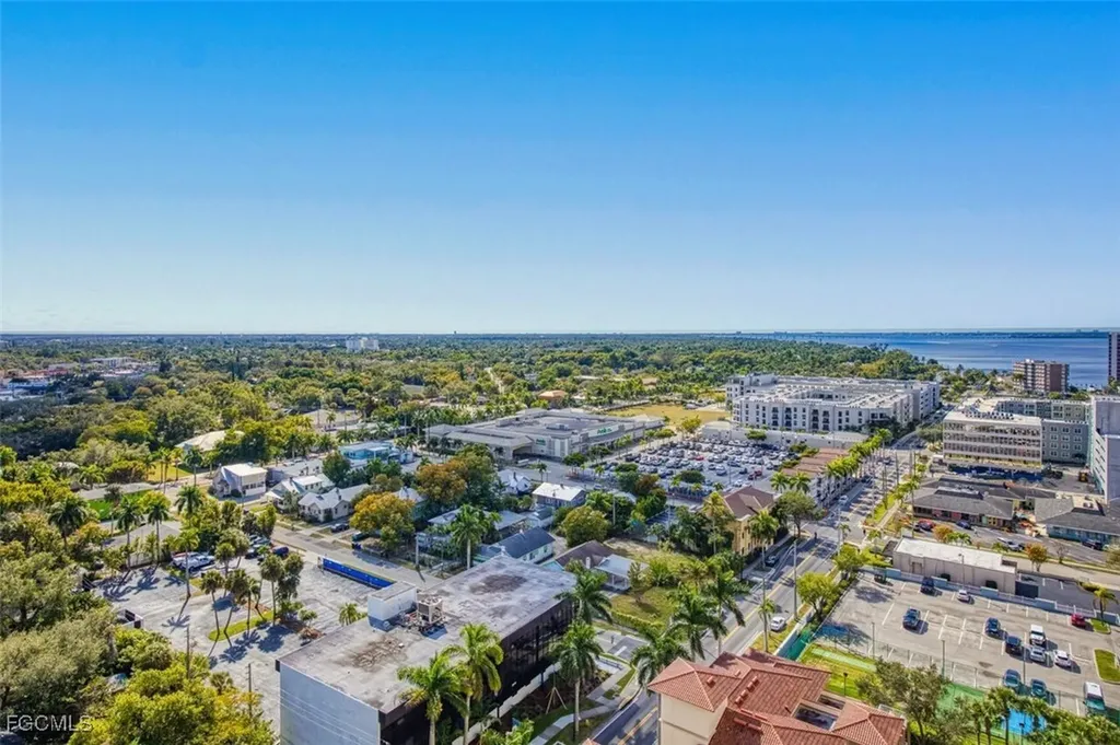 2090 W First Street Fort Myers FL 33901