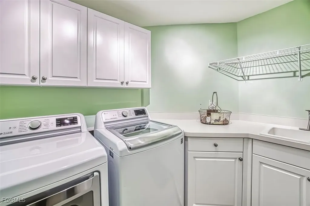 2090 W First Street Fort Myers FL 33901
