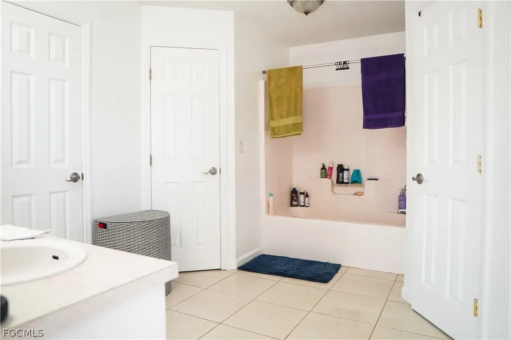 2620 NE 21st Court Cape Coral FL 33909