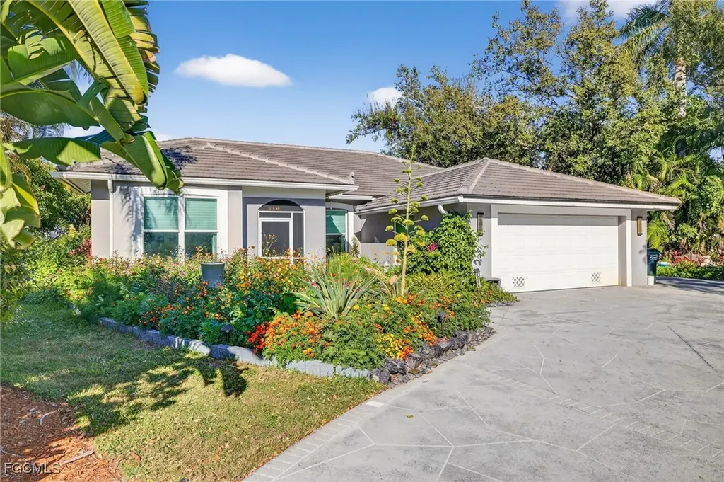 12756 Yacht Club Circle Fort Myers FL 33919