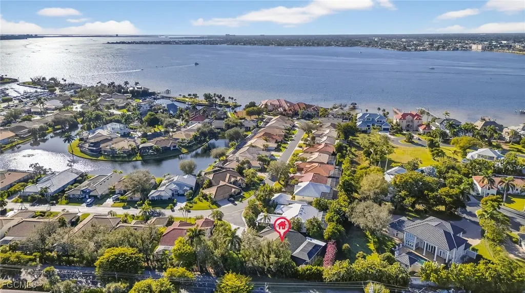 12756 Yacht Club Circle Fort Myers FL 33919