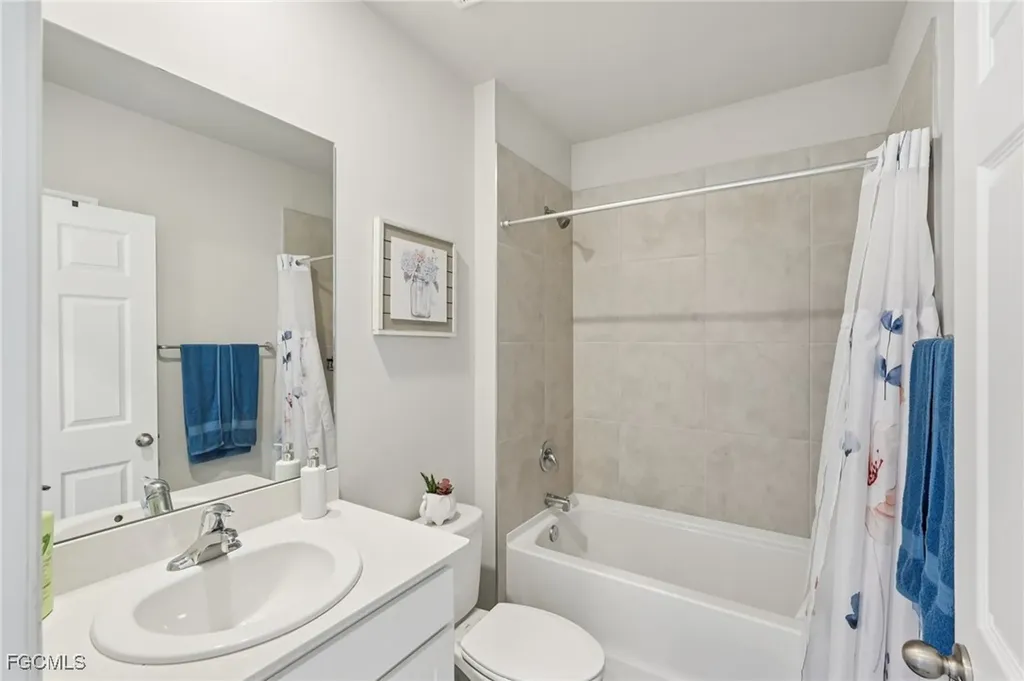 2841 Pillar Coral Lane North Fort Myers FL 33903