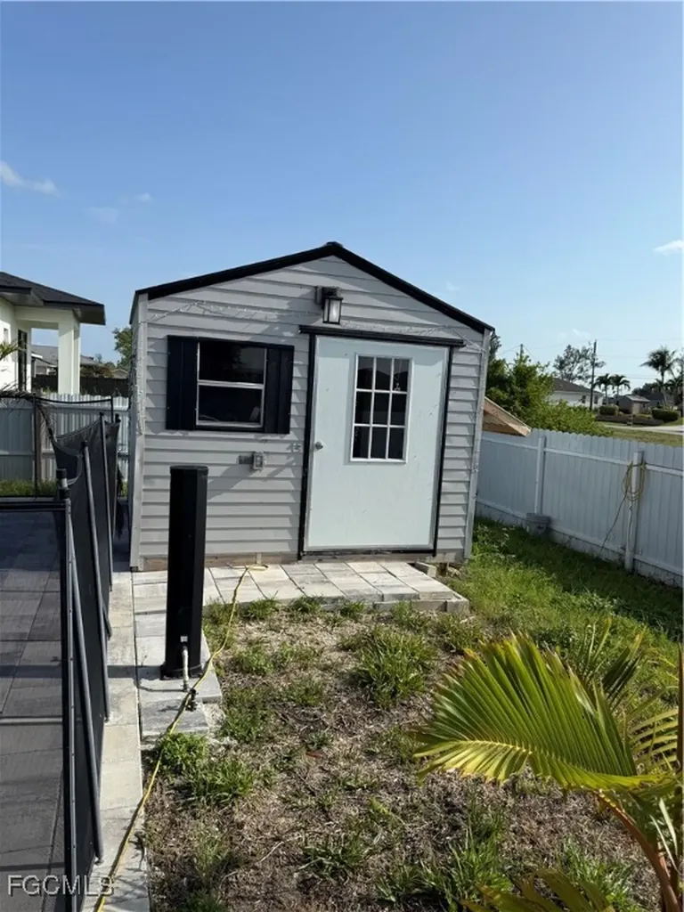 2224 NW 1st Place Cape Coral FL 33993