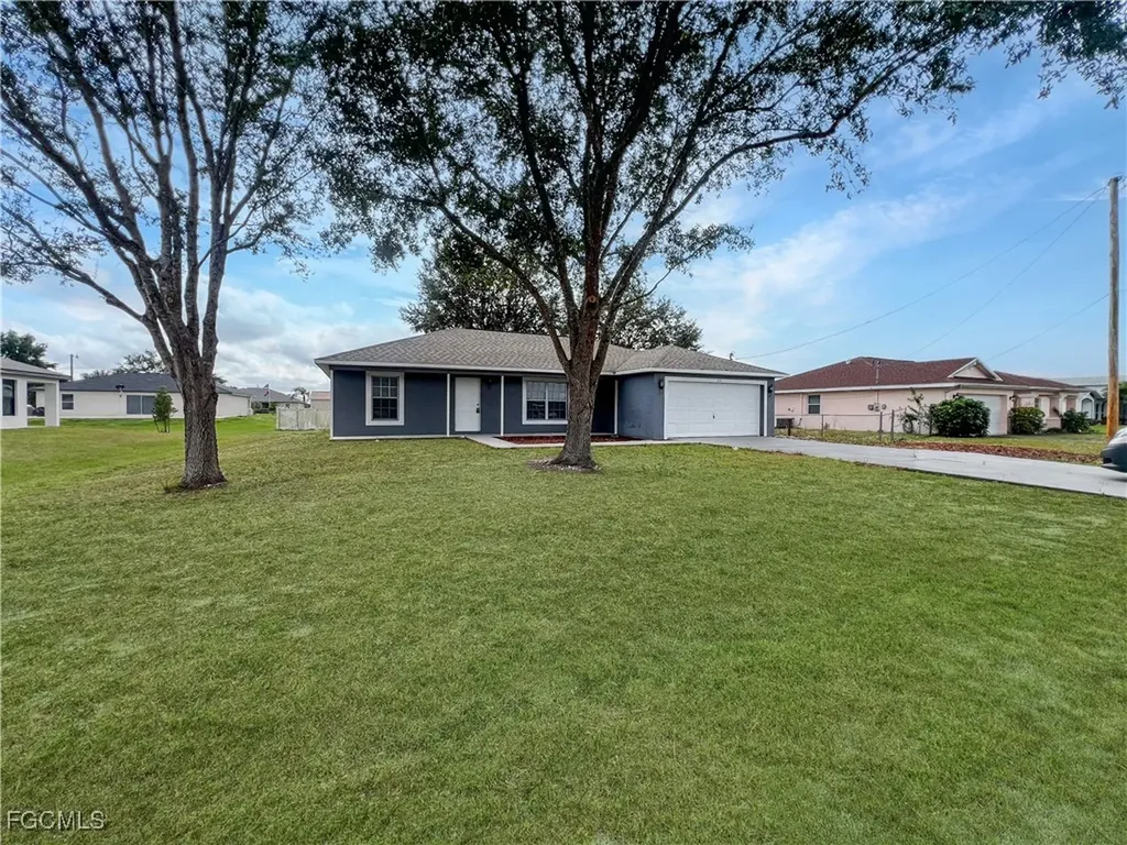 210 Manatee Street Fort Myers FL 33913