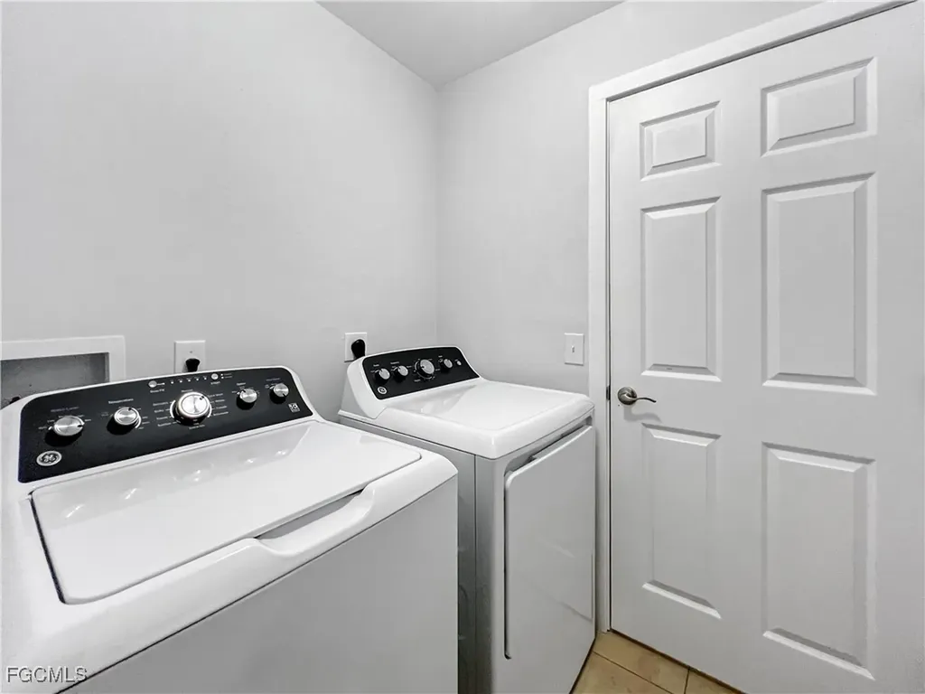 210 Manatee Street Fort Myers FL 33913