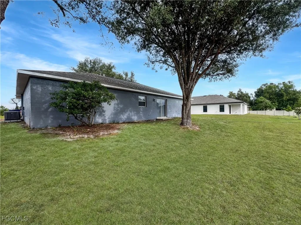 210 Manatee Street Fort Myers FL 33913