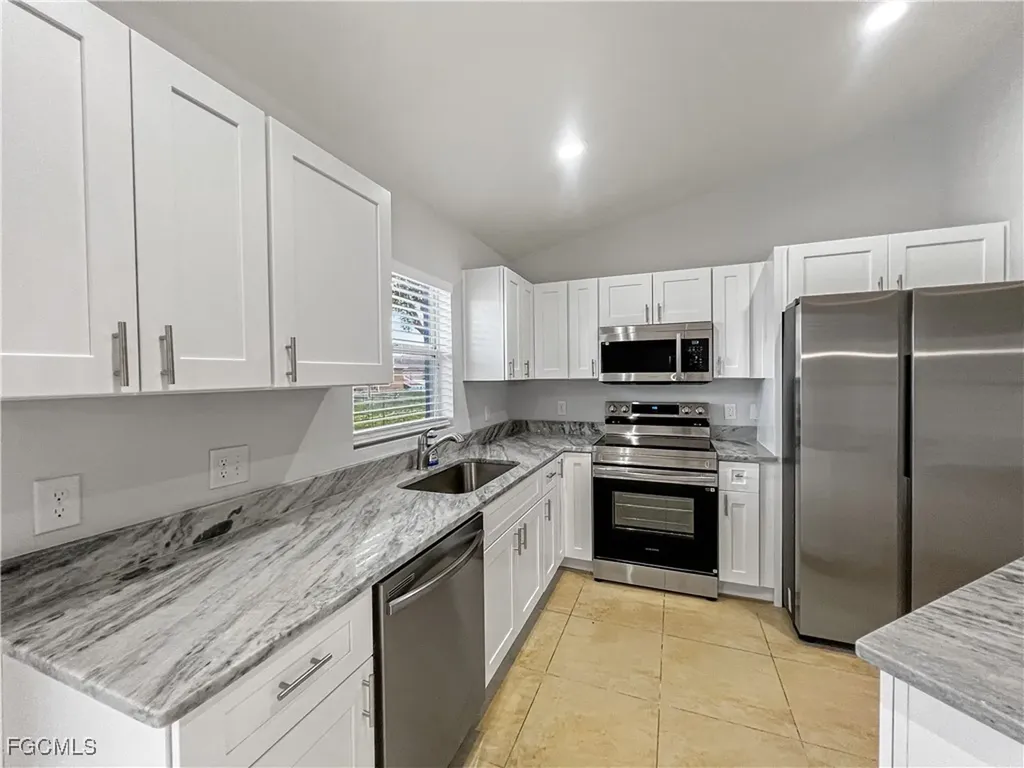 210 Manatee Street Fort Myers FL 33913