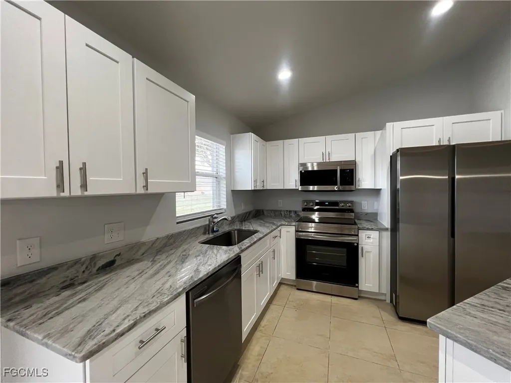 210 Manatee Street Fort Myers FL 33913