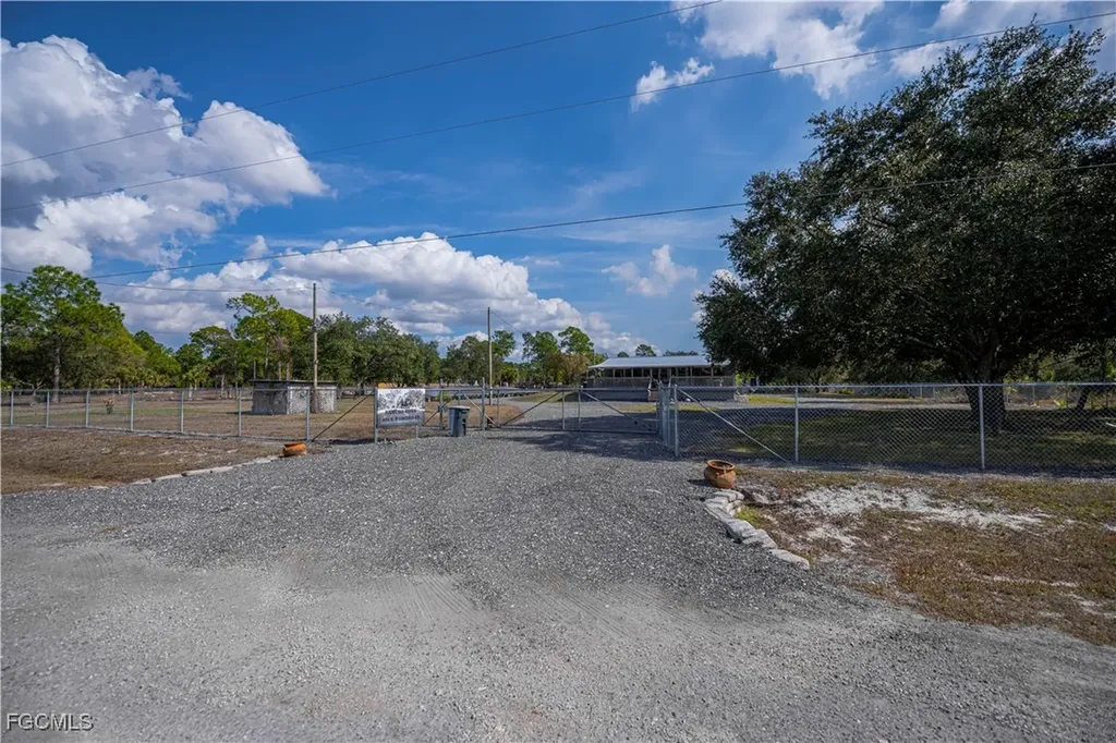 825 S Romero Street Clewiston FL 33440