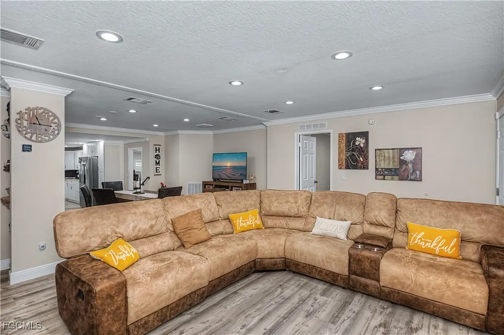 825 S Romero Street Clewiston FL 33440