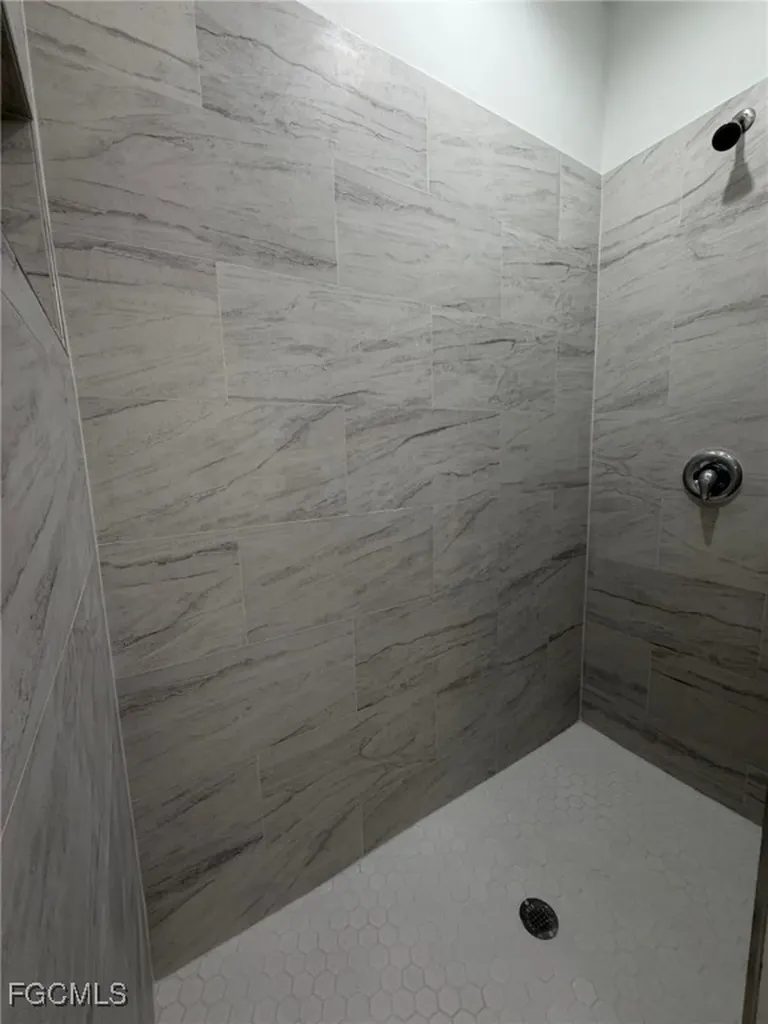 1409 NE 23rd Street Cape Coral FL 33909