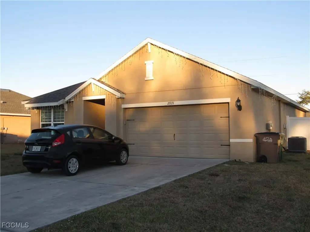 2709 SW 4th Place Cape Coral FL 33914